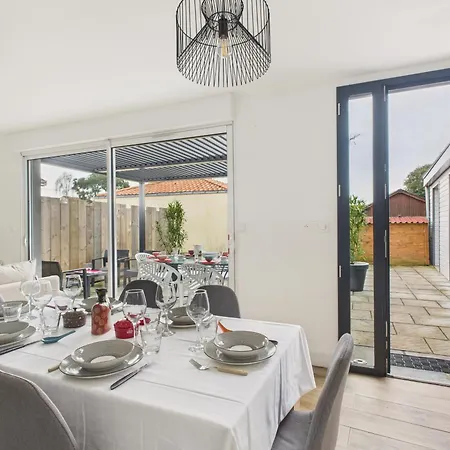 Confort Pour 6 A 800 M De La 度假居